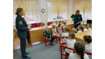 Встреча с сотрудниками МЧС Встреча с сотрудниками МЧС.